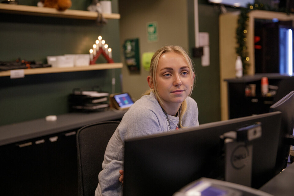 Malin Heggestad has been working as a receptionist at Fantoft for 2 years. FOTO: Tekla Vollen