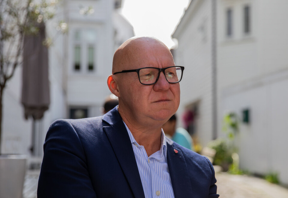BRANN-ENTUSIAST: Til tross for sterk kjærlighet for fotballklubben Brann, kaller Rune Bakervik valget om å kjøpe Brann-askjer for den dummeste investeringen han har gjort.