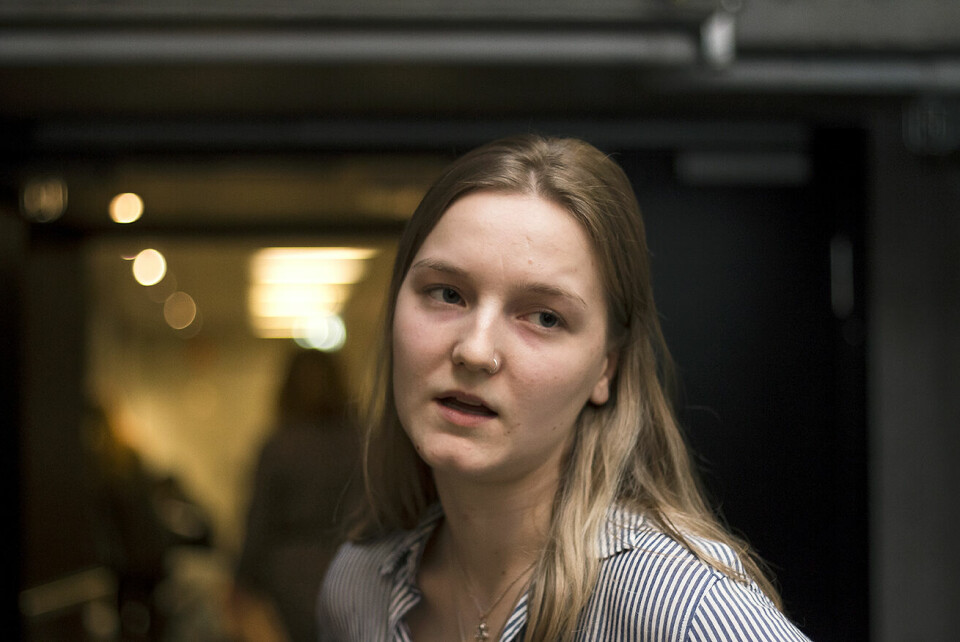 DØRSTOPPER. Studvest møtte Anette Arneberg i døren, men fikk ikke komme inn på allmøtet. FOTO: ADRIAN BRUDVIK