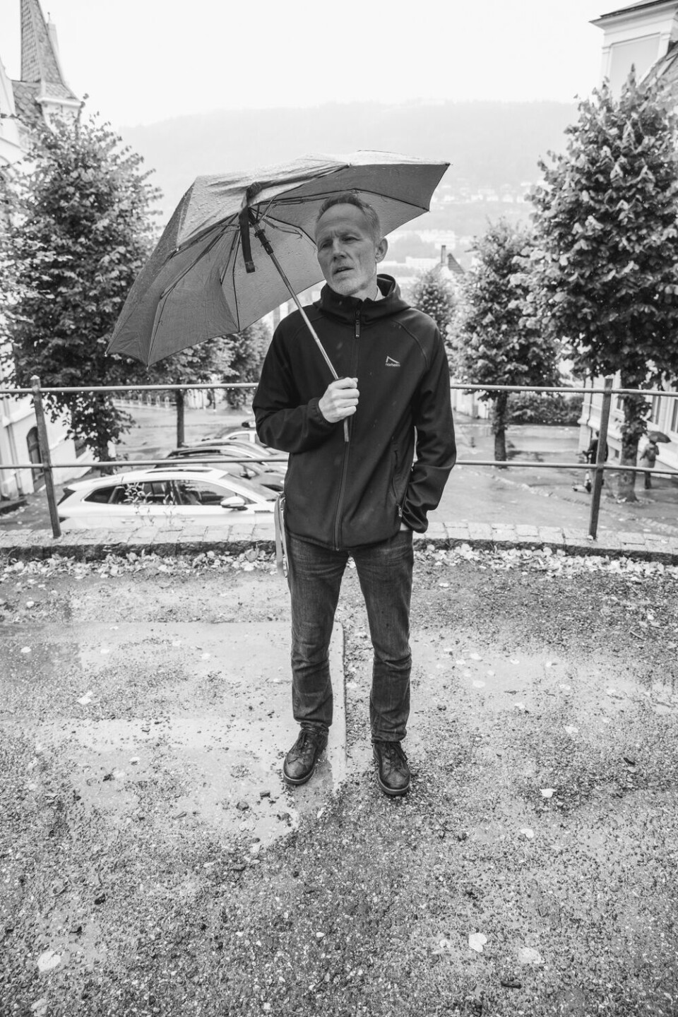 ER BEVISST. Psykologspesialist i Sammen, Øystein Sandven, påvirkes selv av mørkere tider. FOTO: Truls Skram Lerø