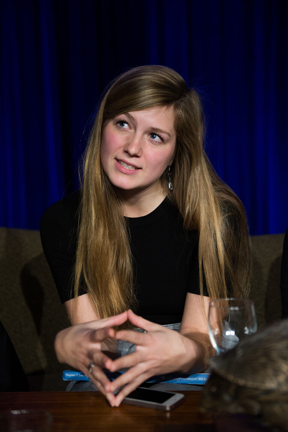 – NOK KROPP: Feminist Kristin Nesse Thue (22) mener det har lite virkning å bekjempe kroppspress med mer kropp. Foto: Nora Elvestad.