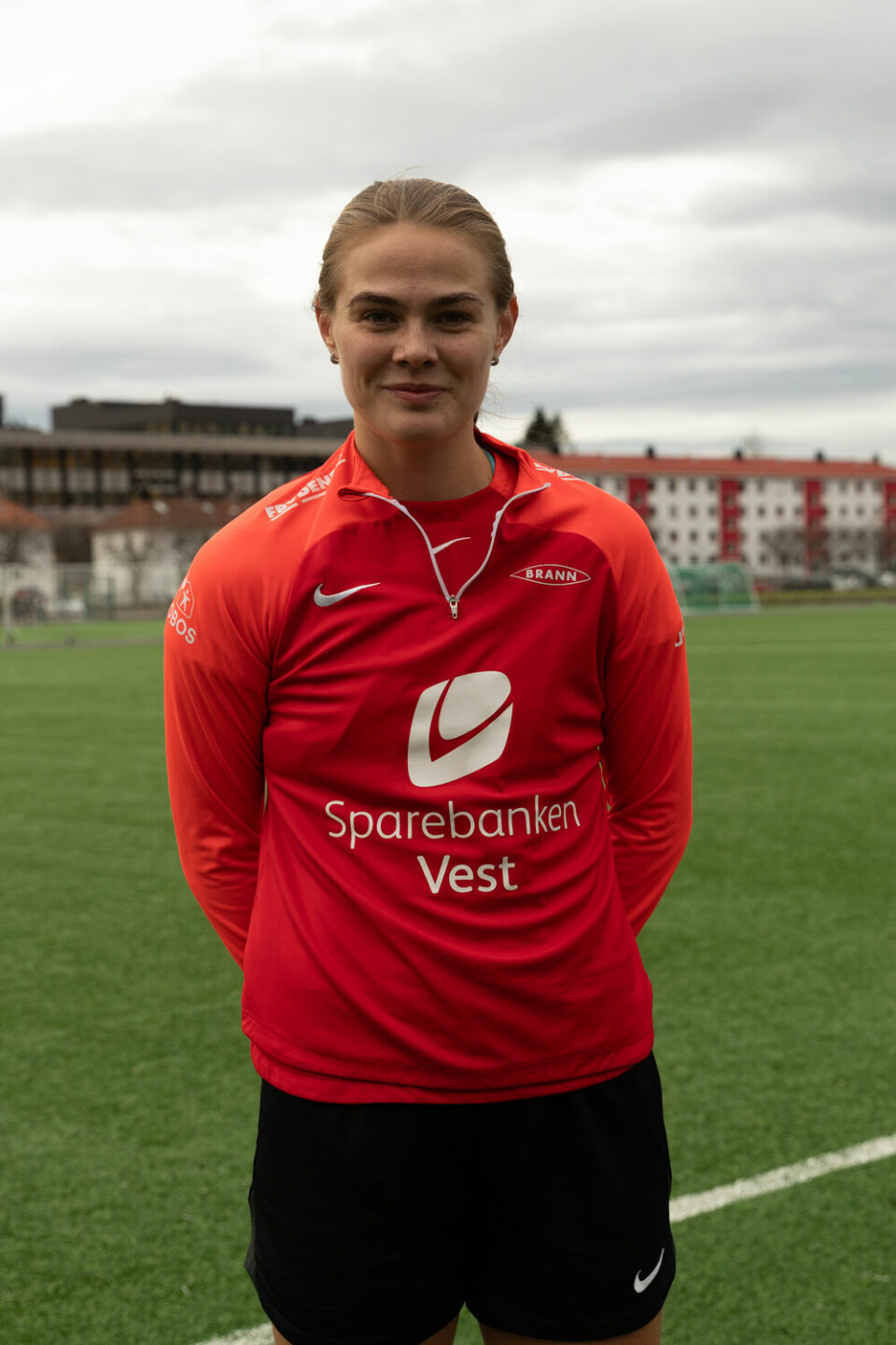 BEDRE PRESTASJONER. Marthine Østenstad mener at kombinasjonen toppfotball og studier kan bidra til at hun presterer bedre på begge arenaer.