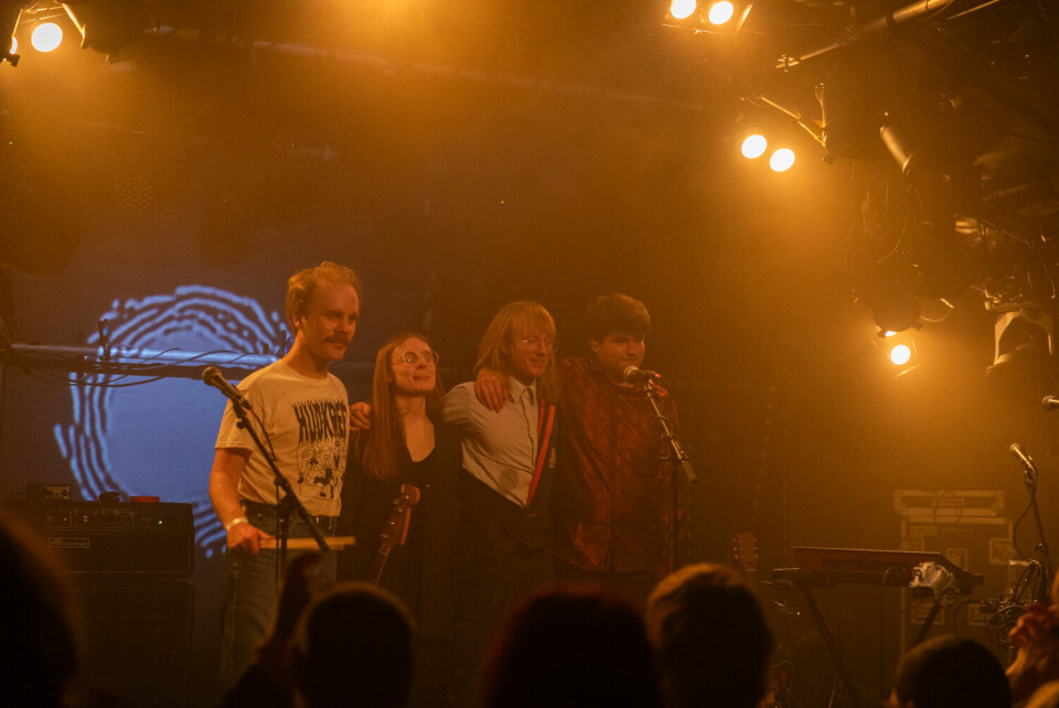 Fra venstre: Mikkel Nordtveit (trommer), Mari Singstad (bass og vokal), Leon Torskangerpoll (gitar og vokal), Simon Stenersen (Trompet og alt-mulig-mann).