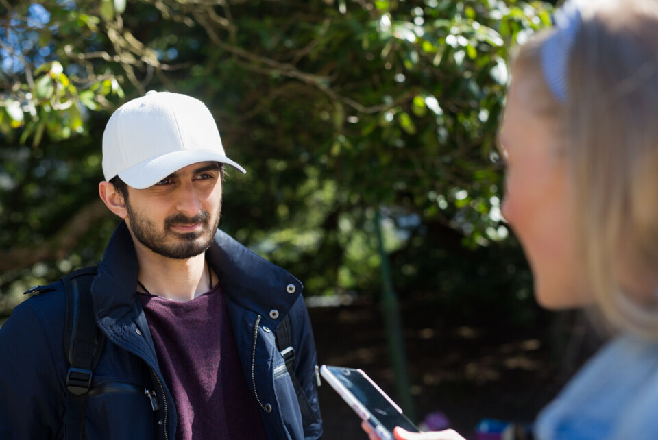 FAN AV HELLIGDAGER. BI-studenten Hamza Rehman setter pris på litt fri i eksamensperioden. – Jeg fortjener litt fri, sier han. FOTO: NICKLAS HJORTGAARD CHRISTIANSEN. FAN AV HELLIGDAGER. BI-studenten Hamza Rehman setter pris på litt fri i eksamensperioden. – Jeg fortjener litt fri, sier han. FOTO: NICKLAS HJORTGAARD CHRISTIANSEN.