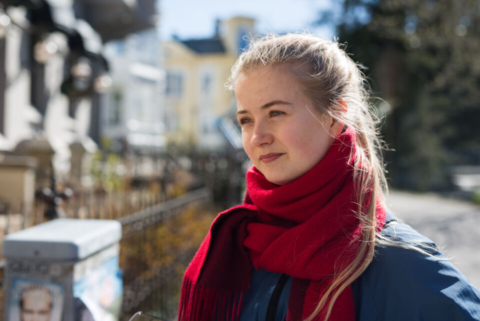 – FRIDAGER ER DEILIG FOR STUDENTER. Amalie Holt Kleive som studerer Jazz-vokal på Griegakademiet, synes fridager er fint avbrekk fra pensumpuggingen i mai. FOTO: NICKLAS HJORTGAARD CHRISTIANSEN. – FRIDAGER ER DEILIG FOR STUDENTER. Amalie Holt Kleive som studerer Jazz-vokal på Griegakademiet, synes fridager er fint avbrekk fra pensumpuggingen i mai. FOTO: NICKLAS HJORTGAARD CHRISTIANSEN.