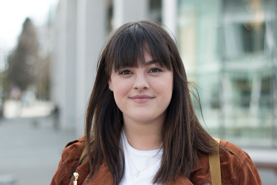 BRA INNSLAG. Medievitenskap-studenten likte det kunstneriske innslaget som dukket opp på Høyden i påskeferien. FOTO: Josef Kosler. BRA INNSLAG. Medievitenskap-studenten likte det kunstneriske innslaget som dukket opp på Høyden i påskeferien. FOTO: Josef Kosler.