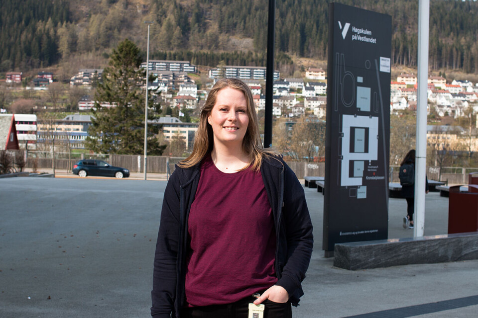 ØNSKER EKSAMENSFRI. Arbeidsutvalget for Studenttinget ved Høgskulen på Vestlandet støtter resolusjon om eksamensfri 18. mai. Her ved fag- og forskningsansvarlig Frida Bjørlo Øien. FOTO: BEATE FELDE.