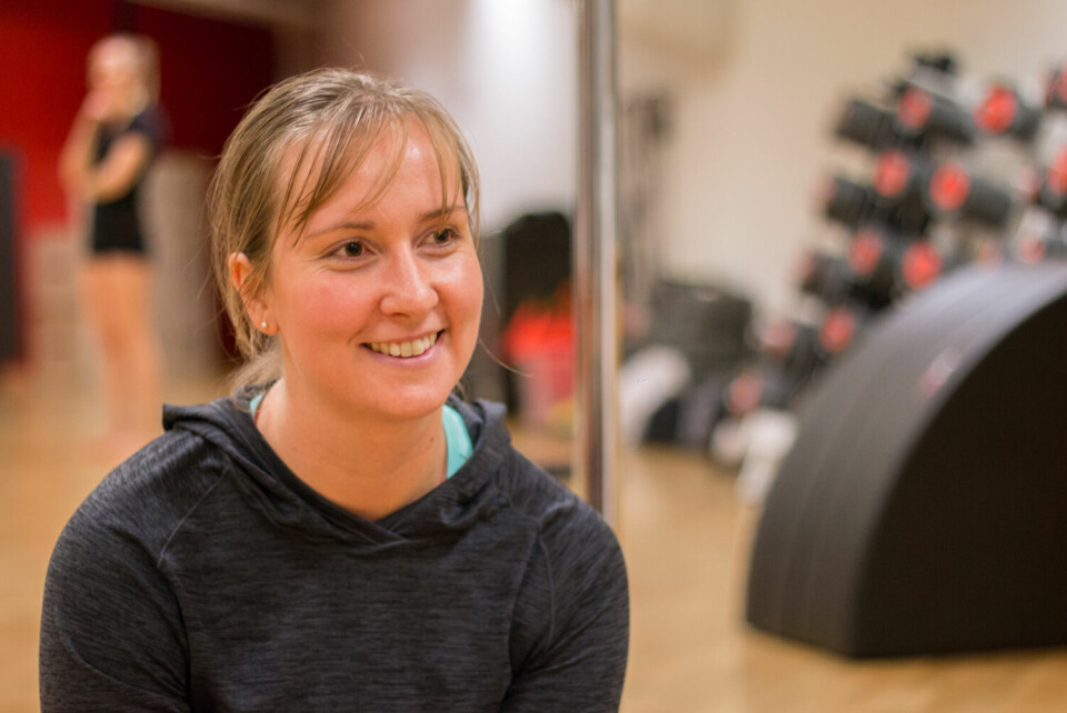 HOPPER I DET. Mathilde Rødsmoen deltar på Pole Fitness-kurs.