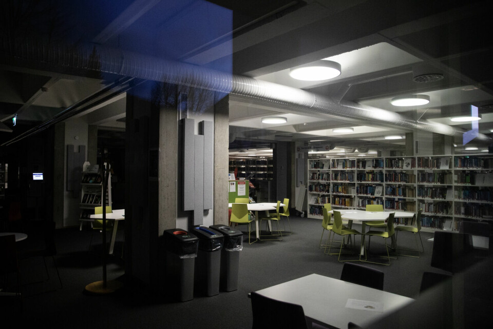 Biblioteket på MatNat. Foto: Josef Kosler