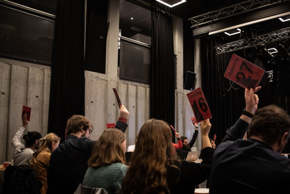 DIGITALT MØTE. Årets budsjettmøte måtte foregå over zoom. Illustrasjonsbildet er hentet fra et tidligere møte i Velferdstinget. ARKIVFOTO: Amalie Vadla