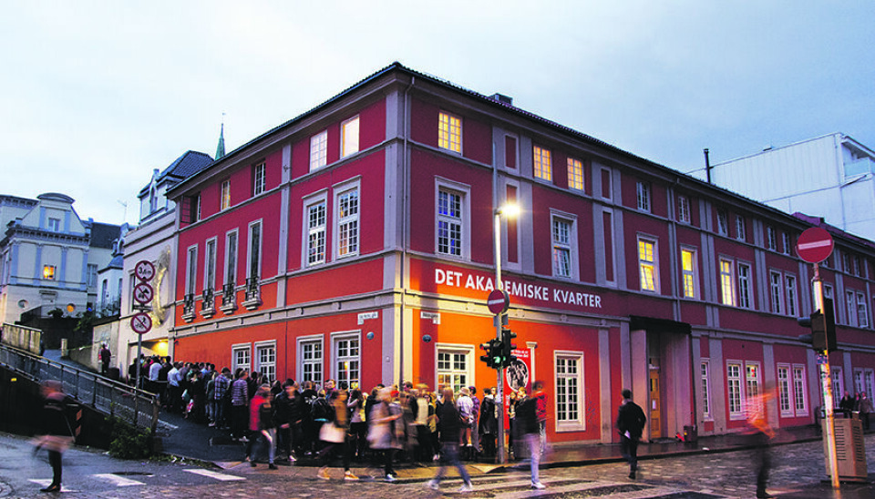 GODT OPPMØTE: I Studvests arkiver finnes det bilder fra en tid med lang kø utenfor Kvarteret.