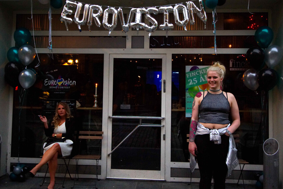 FLAGG OG GLITTER. Eurovision-finalen blir vist i to etasjer på Fincken på lørdag. ARKIVFOTO: LENE RISHOLT THORBJØRNSEN