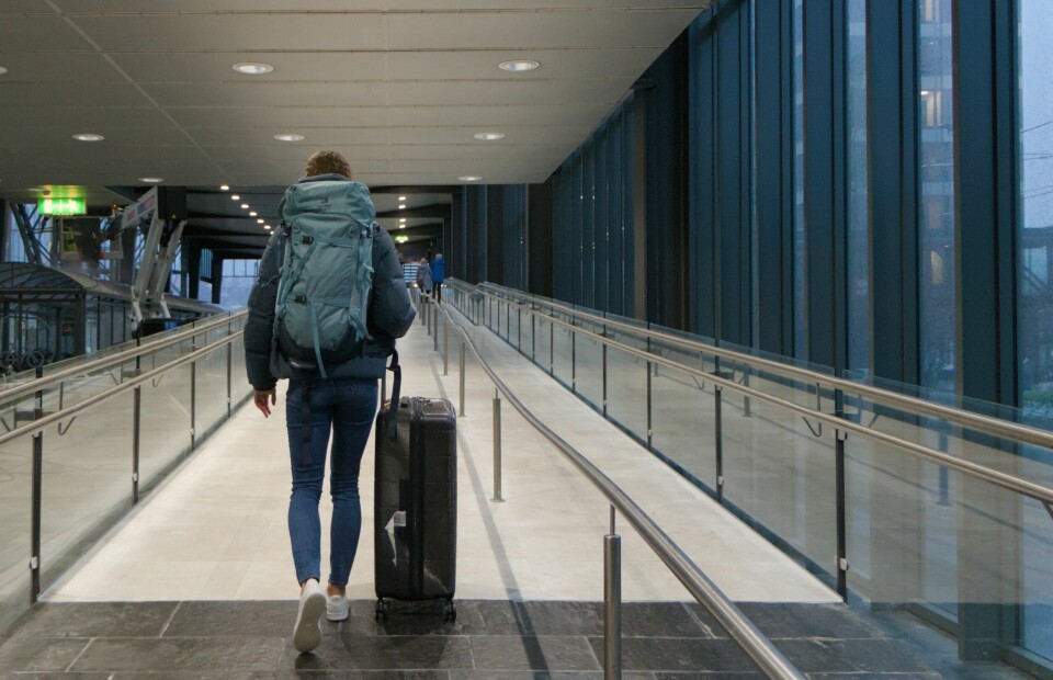 GOODBYE: A student on her way back to her country. PHOTO: Ella Biehler.