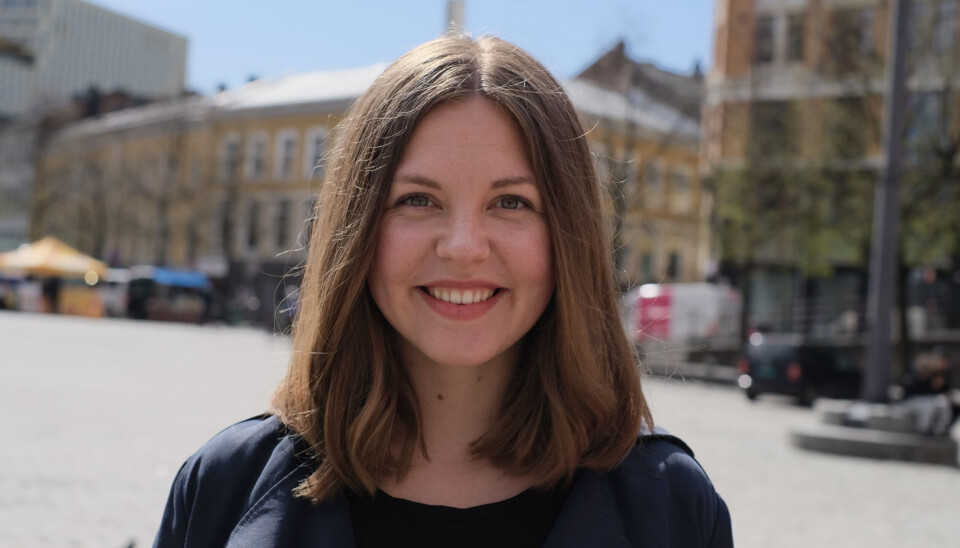 SU-LEDER: Synnøve Kronen Snyen er jublende glad over at studiestøtta økes med 10 prosent. Synnøve Kronen Snyen, leder for Sosialistisk Ungdom