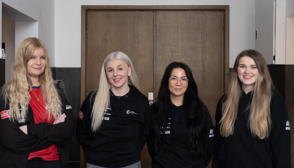 ALT FOR NORGE: De norske damene er stolt av å være på landslaget. F.v. Mathilde, Marita, Anniken og Kaia.