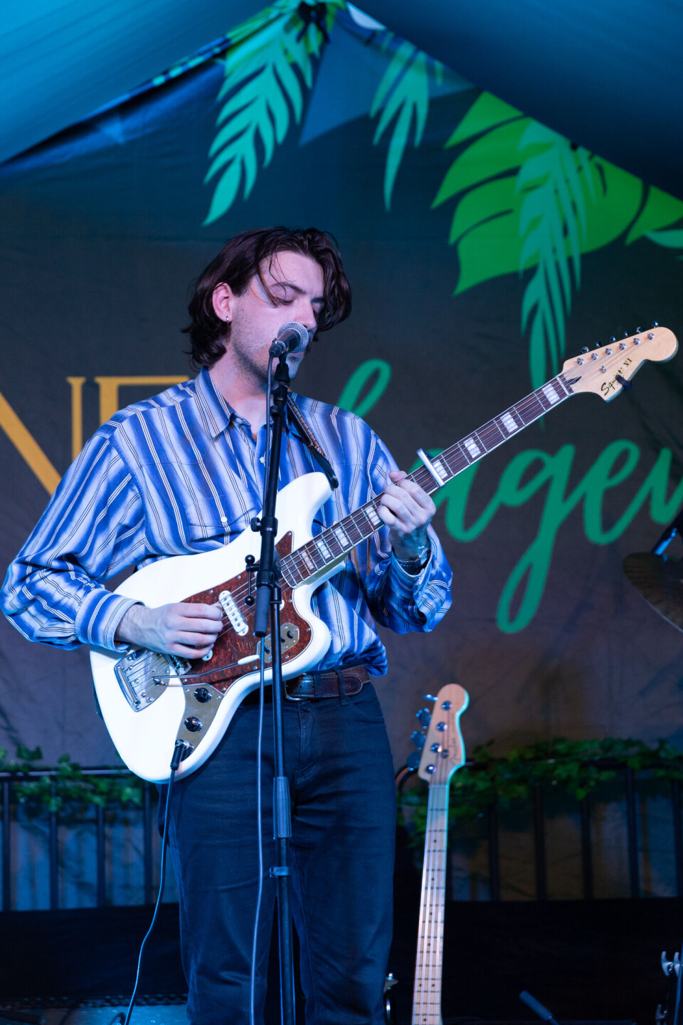 VÅTT: Det var godt at det var satt opp telt denne regntunge augustkvelden.