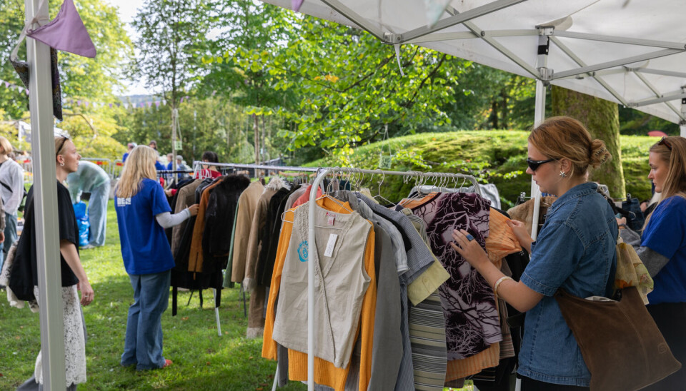 KLESKRISE: Det var mulighet for å kjøpe brukte klær om man ble kald under årets Høydenfestival.