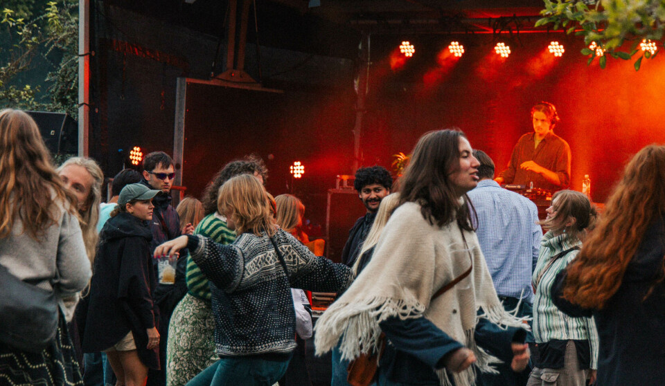 DANSEFOT?: En liten dansepause mellom konsertene.