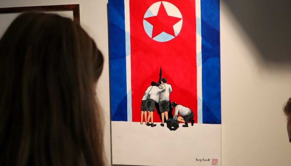 FLUKT: Song Byeok gikk fra å male propaganda for det Nord-Koreanske regimet til å kritisere det.