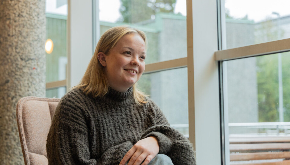 FORNØYD: Tiril Andersen (22) liker friheten emnet gir henne, da får hun mer tid til rollen som Humorredaktør i Studentradioen.