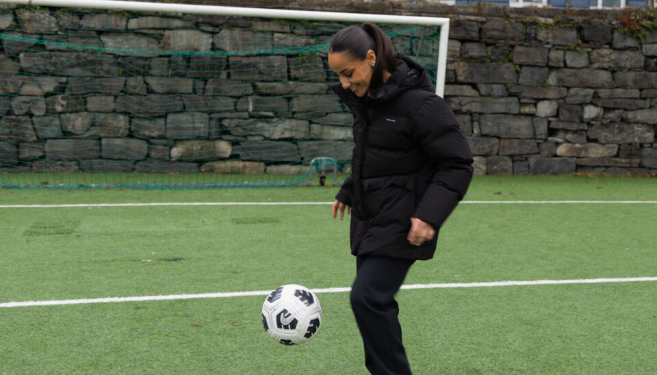 IDRETTSGLEDE: Shahad Emad (20) drømmer om å få dømme fotballkamper på VM-nivå. Det er enda noen år til hun er gammel nok.