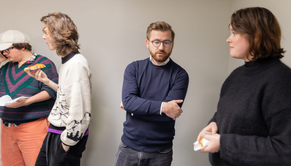 OPPRØRT: Sveinung Rotevatn i diskusjon med SP-leder Tuva Brady Normanseth.