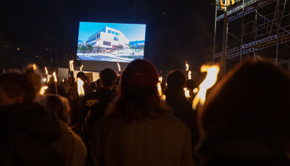 SER FREMOVER: Bilder av hvordan bygget skal se ut ble vist under demonstrasjonen.