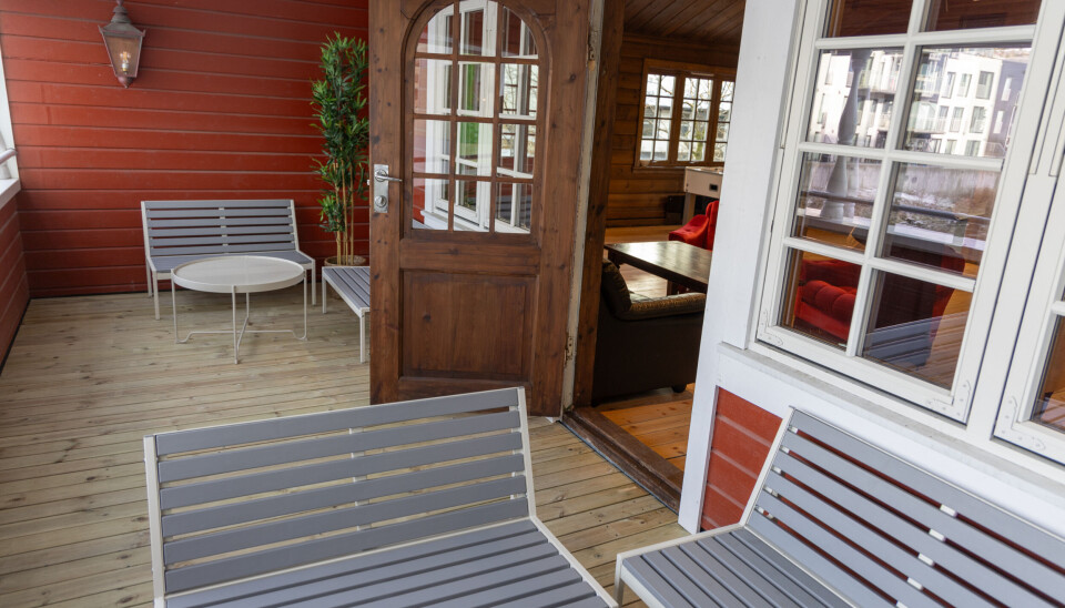 UTSIKT: Fra verandaen har man utsikt over Store Lungegårdsvannet.