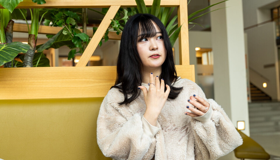 BAHAVIOR: Yuzuki swears more often in English than in Japanese and is more likely to refuse drinks when offered in Japanese than in English.