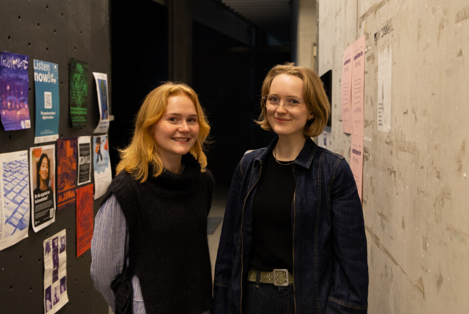 SØVN SOM STRESSER: Alberte Berggren Andersen og Selma Fegth er ikke alene om søvnmangel.