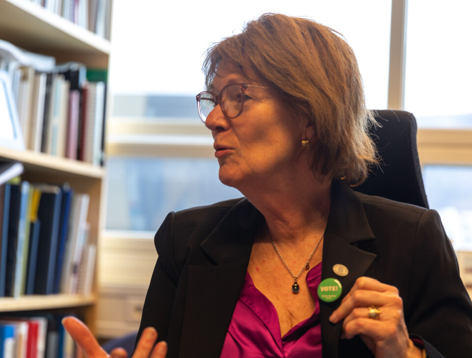 STEM: Øvreås forklarer at det er viktig at studentene stemmer.