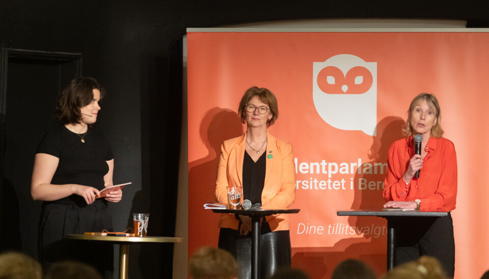 DISKUSJON: Lagene diskuterte kunstig intelligens i debatten.