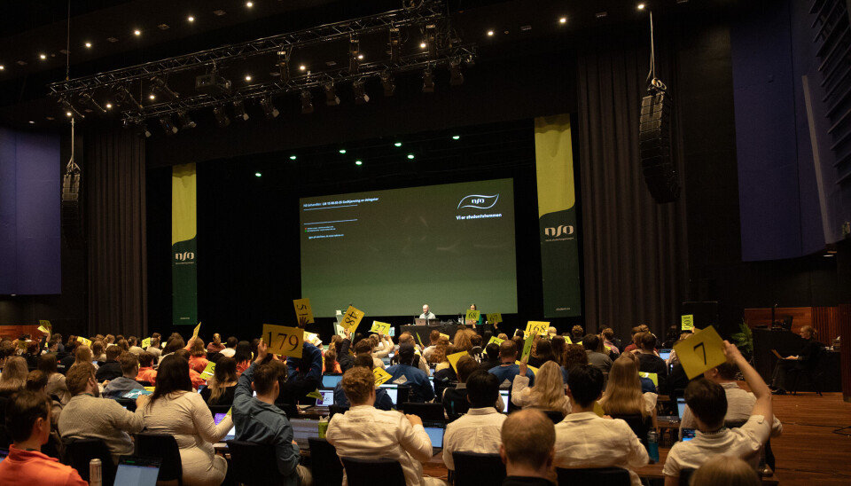 VALG: Delegater stemmer om vedtak og resolusjoner.