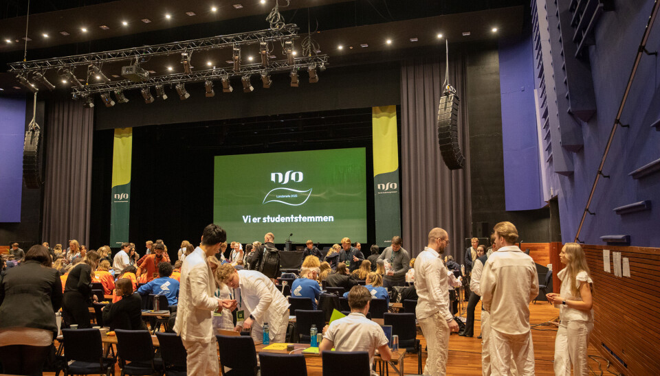 DRESSCODE: Delegater med ulik dresscode for anledningen.