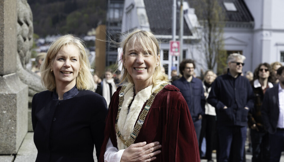 200 ÅR: Sigrun Aasland og rektor Margareth Hagen utenfor Universitetsmuseet.