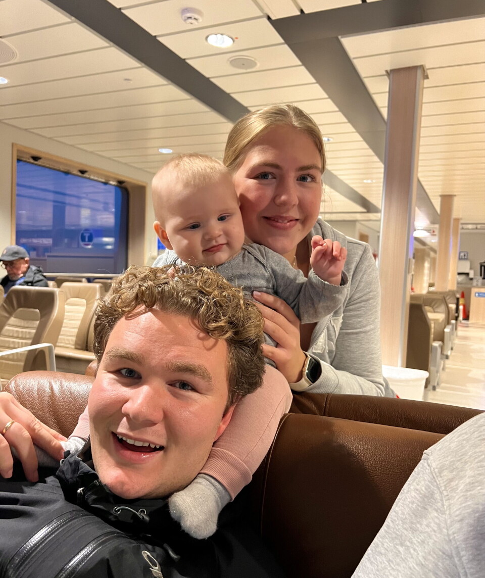 BARNEHAGEPLASS: Isak Hystad ringte til et titalls barnehager, da paret søkte etter barnehageplass til datteren Johanna.