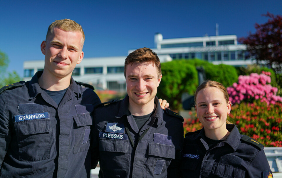 SJØKRIGSSKOLEN: Simen Granberg, Stefan Plessas og Veronika Klinkenberg studerer i Forsvaret.