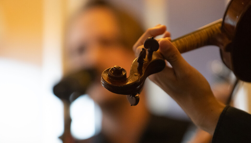 LOKALT: Tradisjonelle og folkelig musikk fylte ørene.