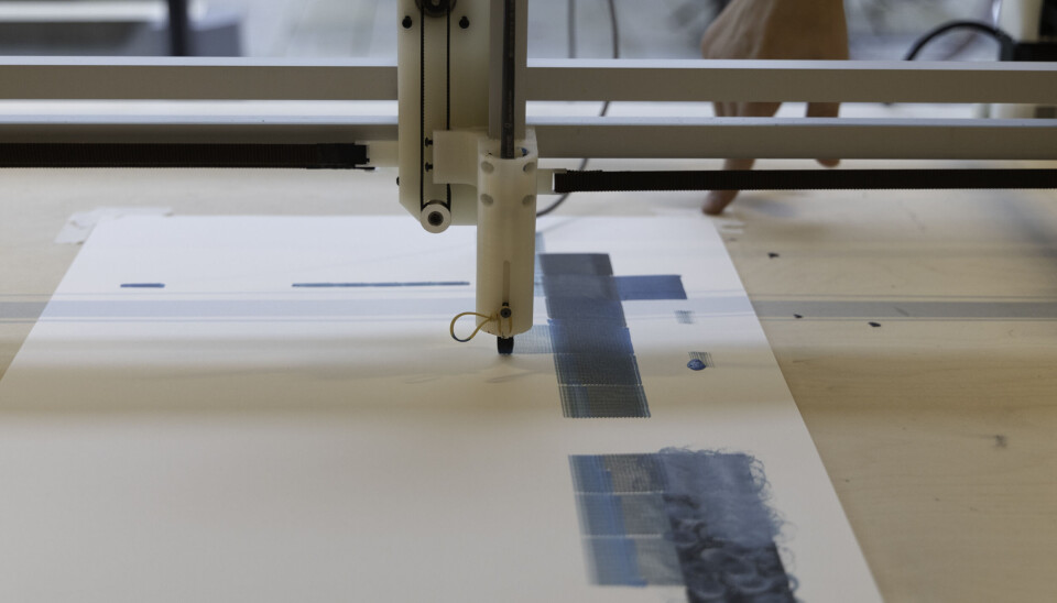 LIVE: Her ser man en penplotter i aksjon.