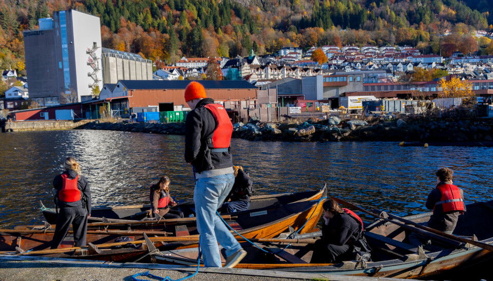 HAVET: Flere deltok i demonstrasjonen i båter.