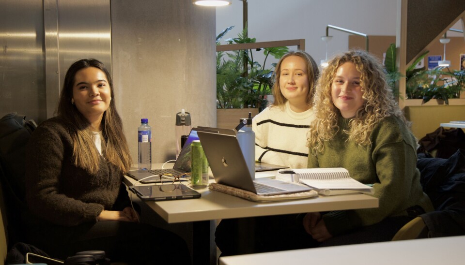 QUIZ: De tre venninnene synes det er spesielt gøy å gå på quiz.